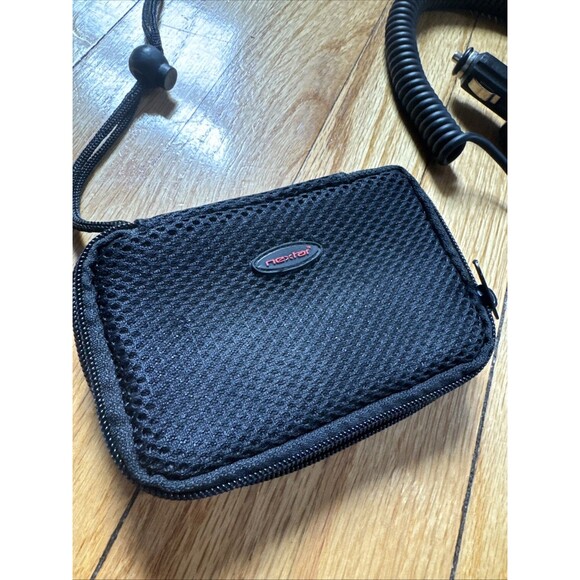 Nextar Q4 Automotive Mountable GPS Bundle With Charger And Case - Picture 6 of 9